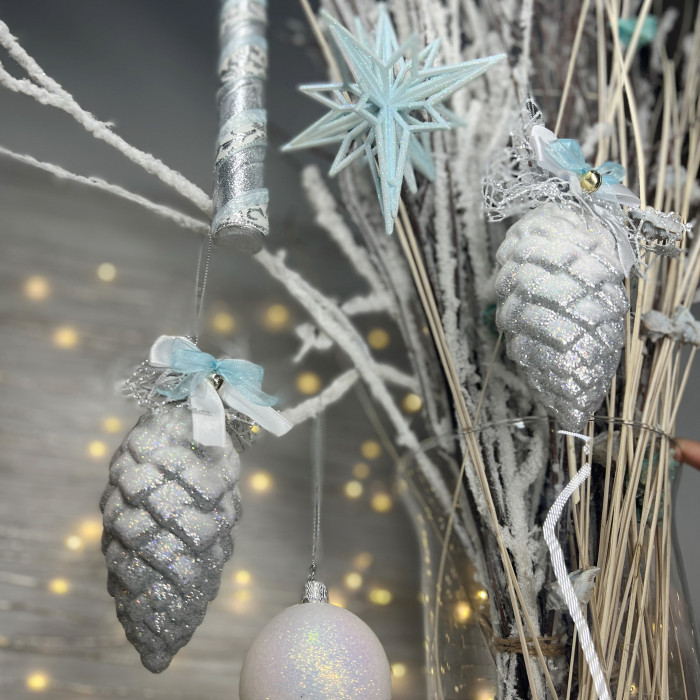 Новорічний набір ялинкових прикрас Christmas box-14 білих, срібних та блакитних – 7шт