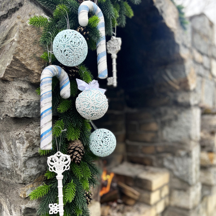 Christmas tree ornaments set box-19 blue and white – 7pcs