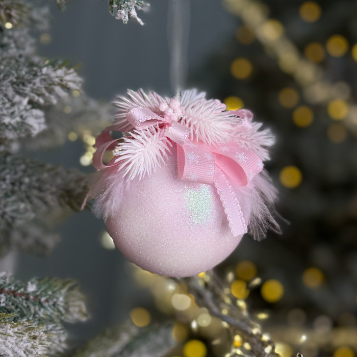 Новорічна куля декорована 8 см рожева із рожевим бантом