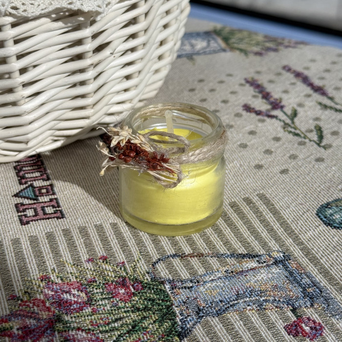 Великодня свічка жовта в скляній баночці з декором маленька