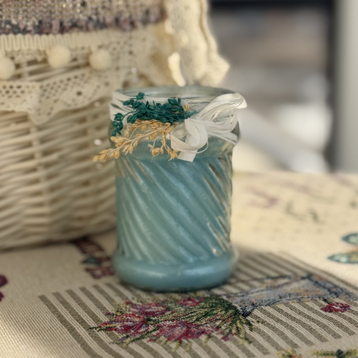 Великодня свічка блакитна в скляній баночці з декором велика