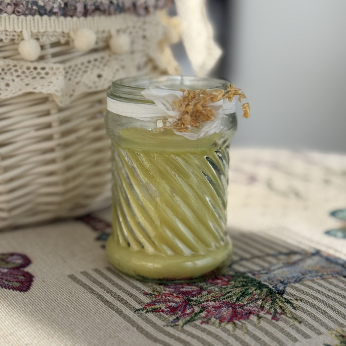 Великодня свічка жовта в скляній баночці з декором велика