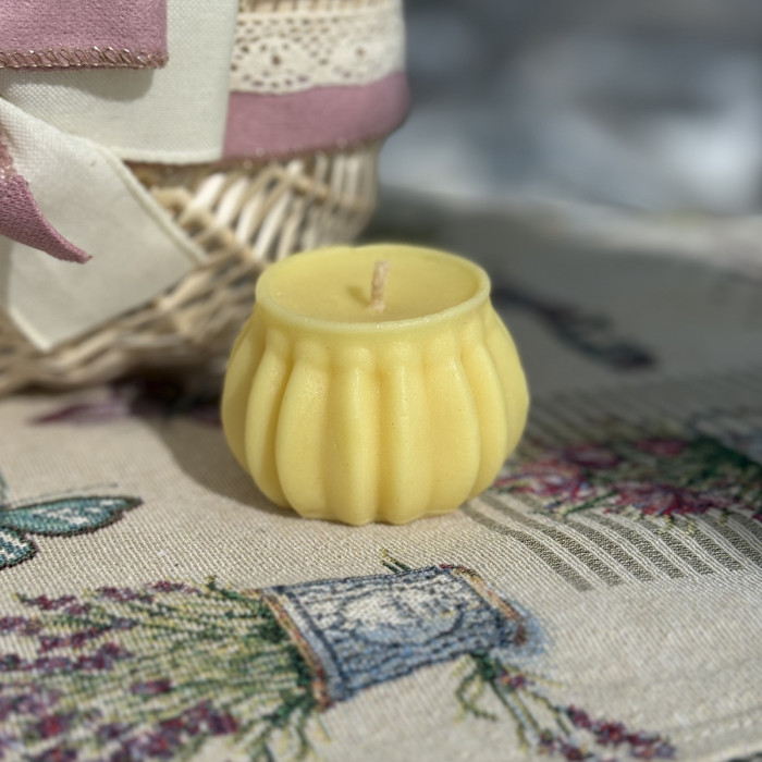 Великодня свічка жовта фігурна