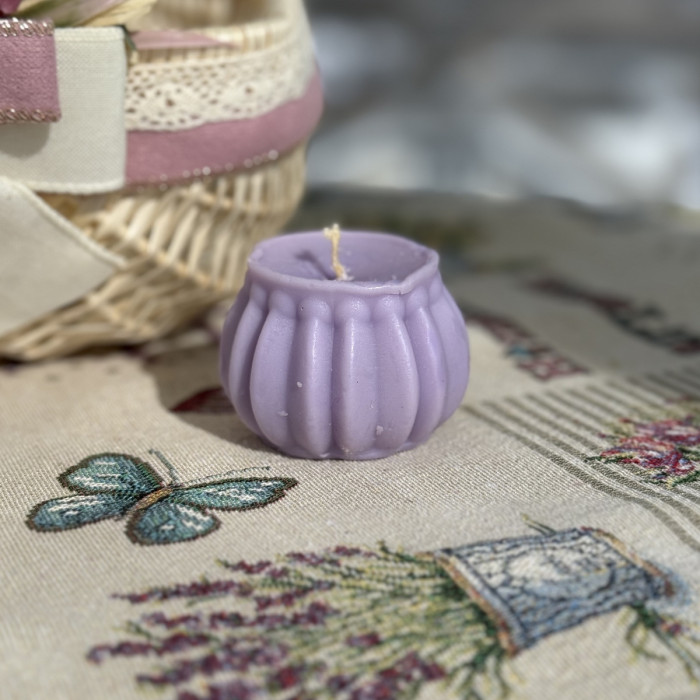 Великодня свічка фіолетова фігурна